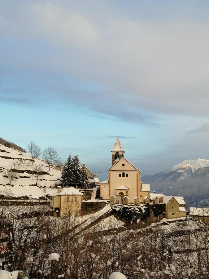 Casa Vacanze La Carbunera Villa Domodossola Exterior photo